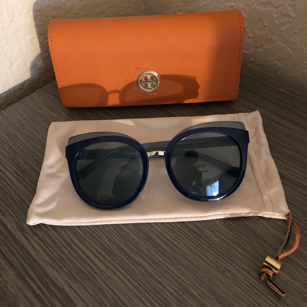 NWOT Tory Burch sunglasses 😎
